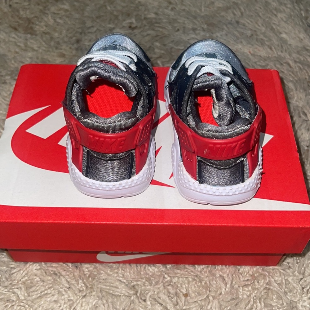 Huarache Nike shoes - Picture 3 of 4